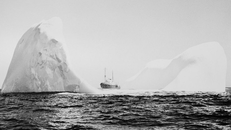 Titanic-US-Coast-Guard-Patrolling-Icebergs.jpg