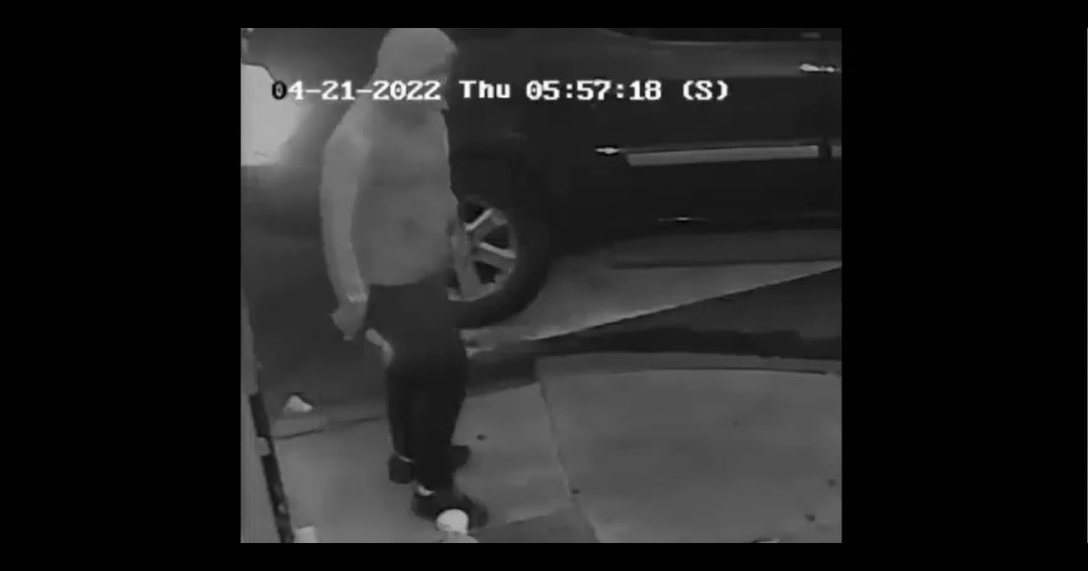 Man, woman wanted after man robbed at gunpoint in Old City, police say ...