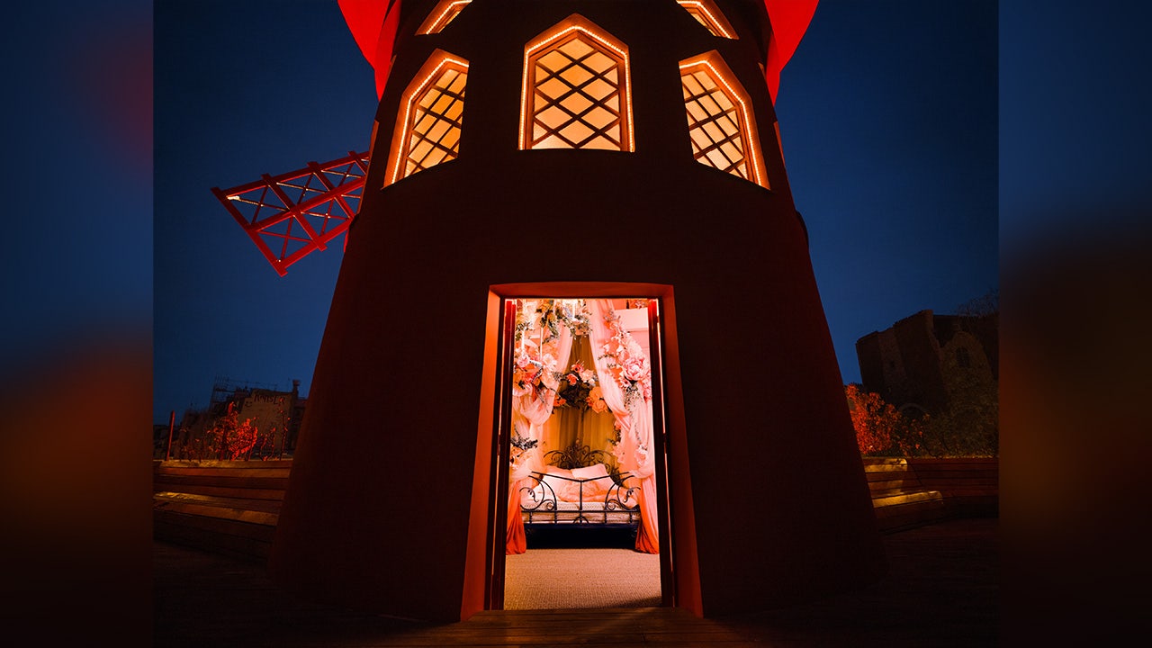 Moulin Rouge's iconic windmill available on Airbnb for $1 | FOX 29