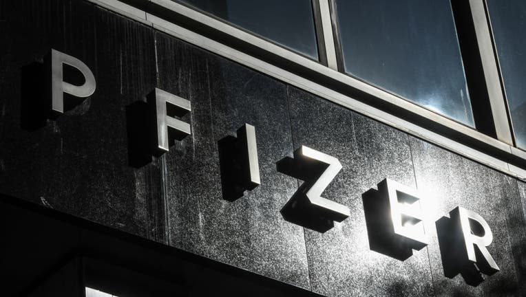 Pfizer soumettra la pilule Covid pour autorisation d'ici Thanksgiving