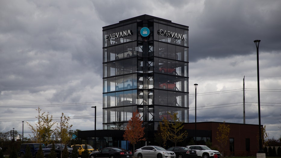 A Carvana Vending Machine As Hertz Partners With Online Platform