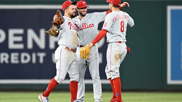 Obstruction call helps Philadelphia Phillies sweep Nationals for 14th win in 16