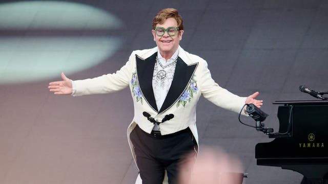 Elton John says goodbye to Philly with 'Philadelphia Freedom' on farewell tour