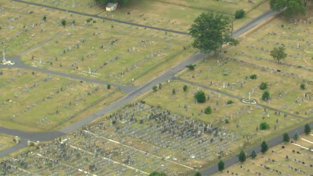 Officials identify "severely burned" body found in Mercer County cemetery