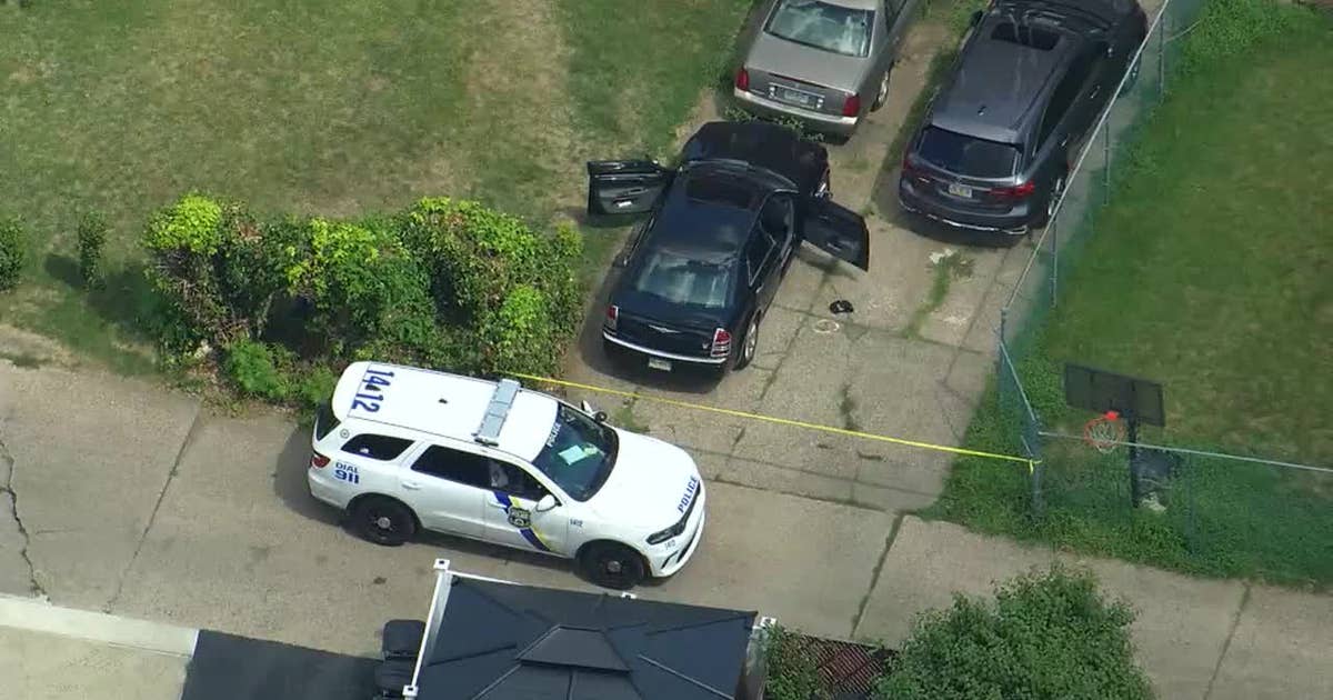 Attempted carjacking suspect shot with own gun after victim gains ...