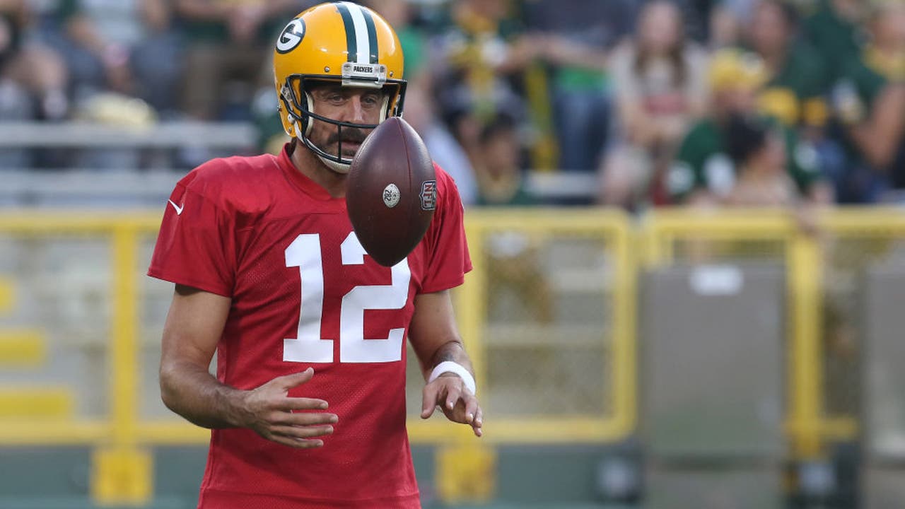 Former Packers to wear No. 12 jersey welcome Aaron Rodgers to the