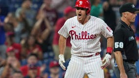 Realmuto homers as Phillies top lowly Reds 7-5