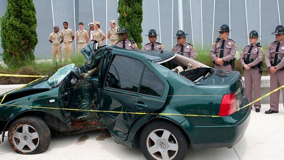 ‘Plain, straightforward’ cellphone laws reduce crash rates, study finds