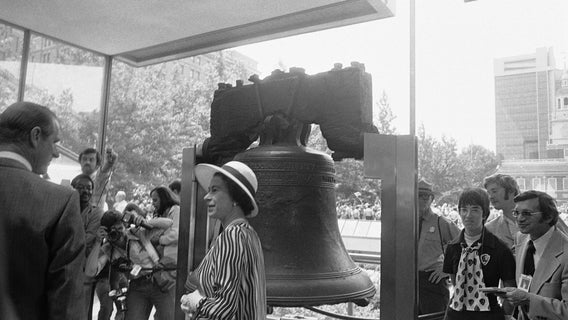Queen Elizabeth II in Philadelphia: A look at her 1976 visit to celebrate the Bicentennial