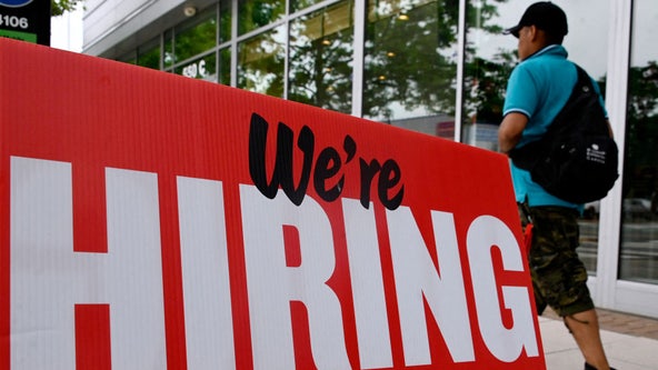 Fewer people request US unemployment benefits amid solid hiring, high inflation