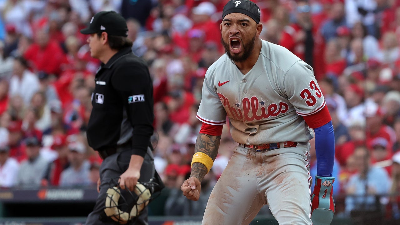 Phillies score 6 in the 9th to down Cardinals in opening game of Wild Card series