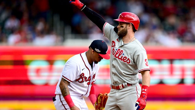 Phillies survive late rally by Braves to hold onto 7-6 NLDS game 1 win