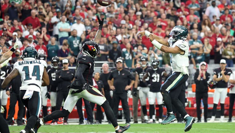 Jalen Hurts, Eagles defeat Cardinals to move to 5-0, will face