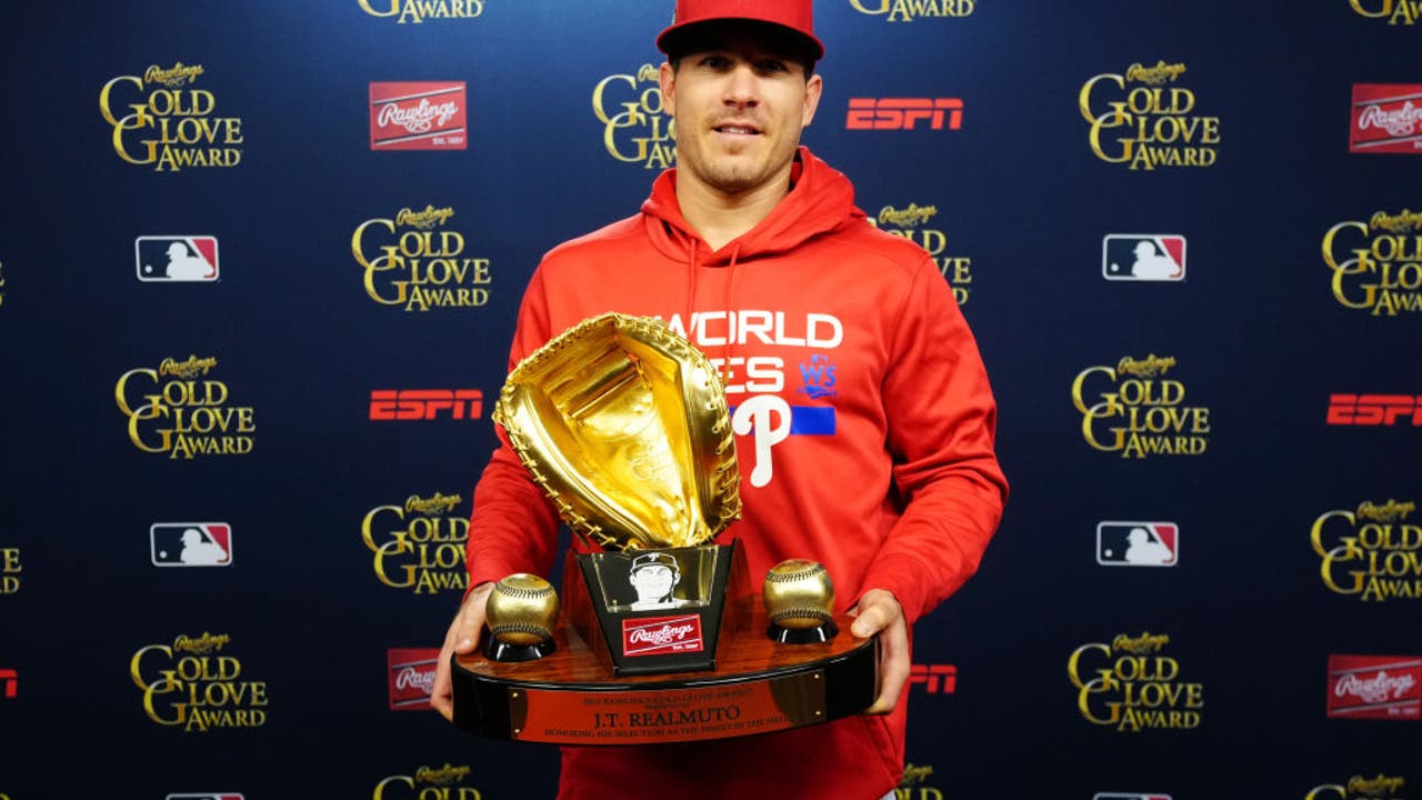 Phillies Catcher J.T. Realmuto Wins Gold Glove For Second Time | FOX 29 ...