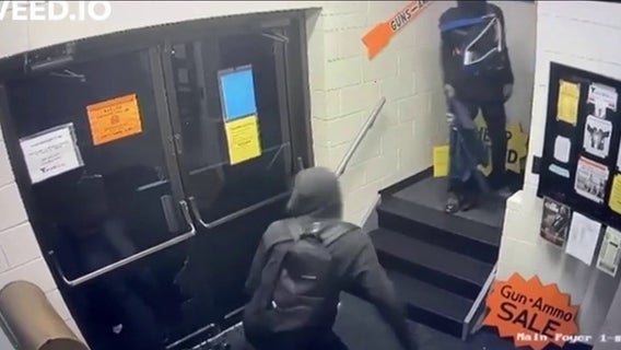 Gun store burglary: 5 suspects, car caught on video after pistols, rifles stolen in Bucks County