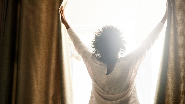 Morning people tend to have higher verbal intelligence, study suggests