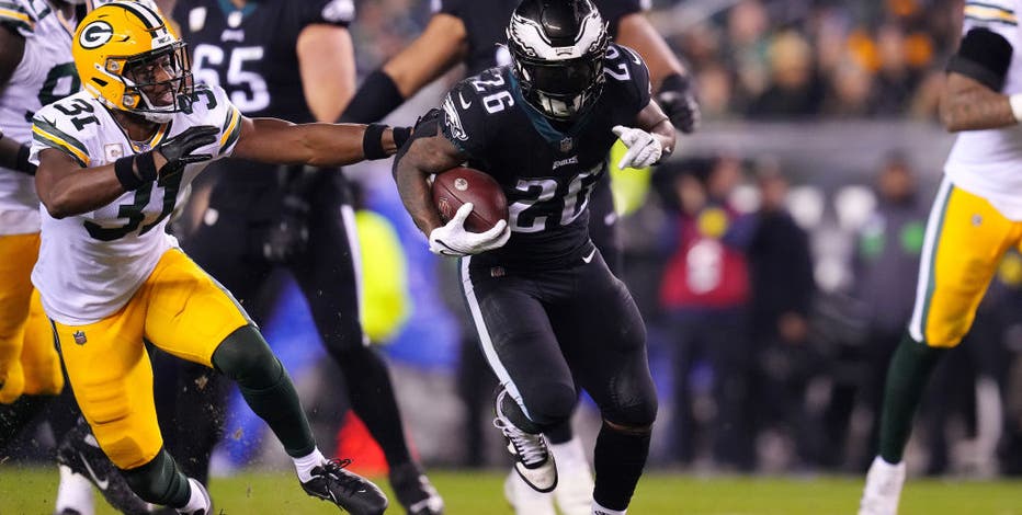 Philadelphia Eagles' Josiah Scott (33) runs during the first half