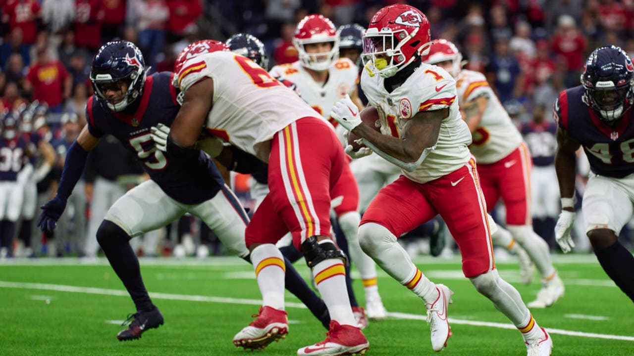 Travis Kelce of the Kansas City Chiefs runs upfield during the AFC News  Photo - Getty Images