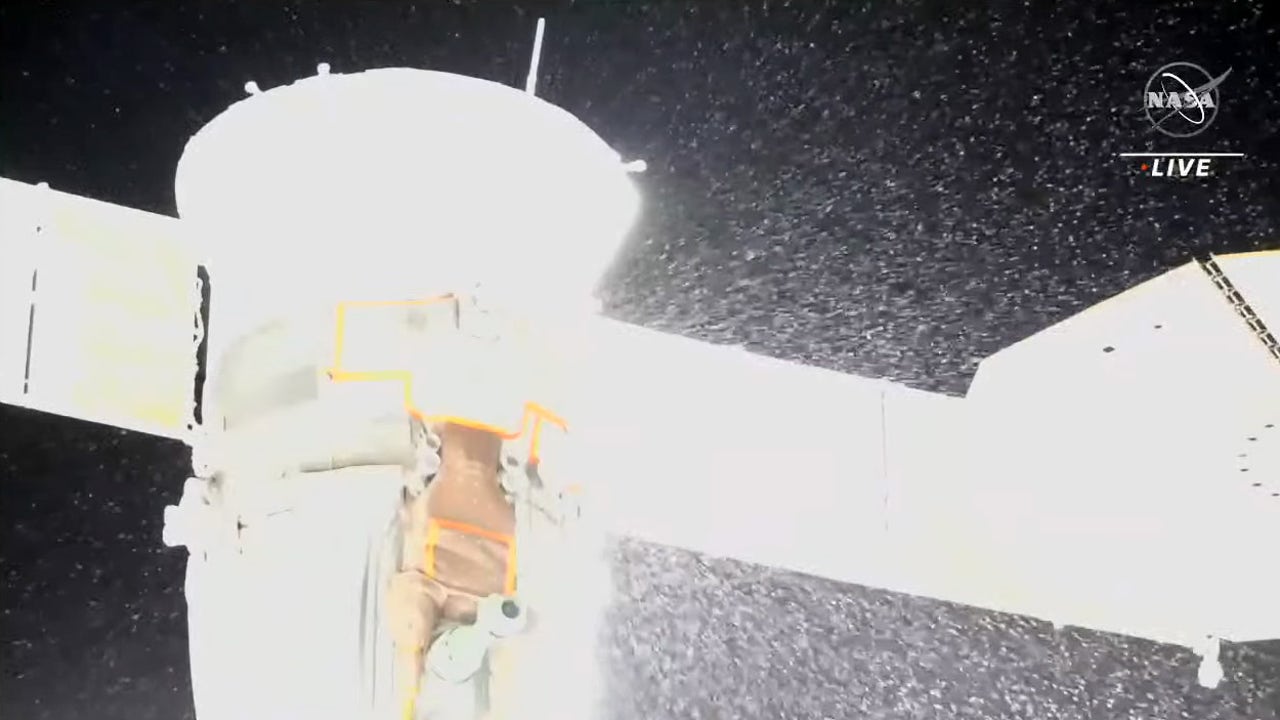 その他 sealed What Happened Rosset Meyer  Russian space capsule leak likely caused by micrometeorite | FOX