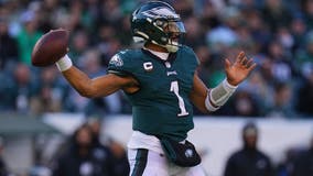 Jalen Hurts strengthens MVP bid as he leads Eagles to 11-1 record
