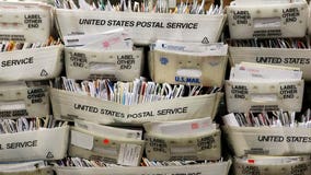 How to tip your mail carrier during Christmas, holiday season