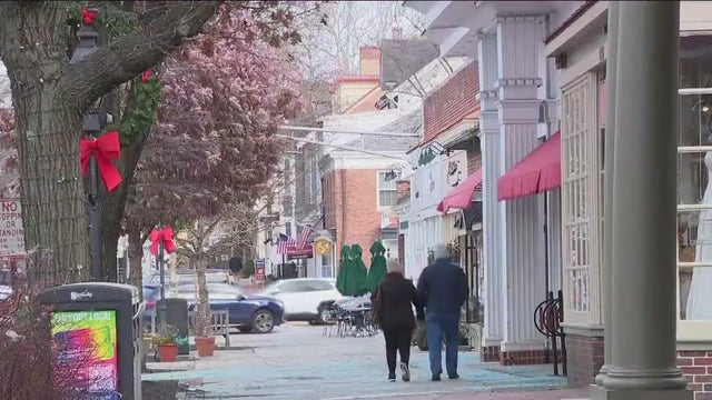 Bitter cold keeps last-minute shoppers away from stores in Camden County
