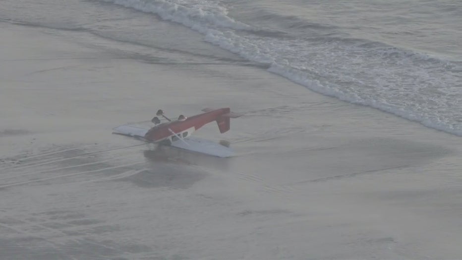 Former mayor dies after small plane crash on Santa Monica beach
