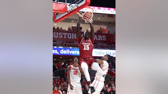 Dunn scores 16, Temple defeats No. 1 Houston 56-55