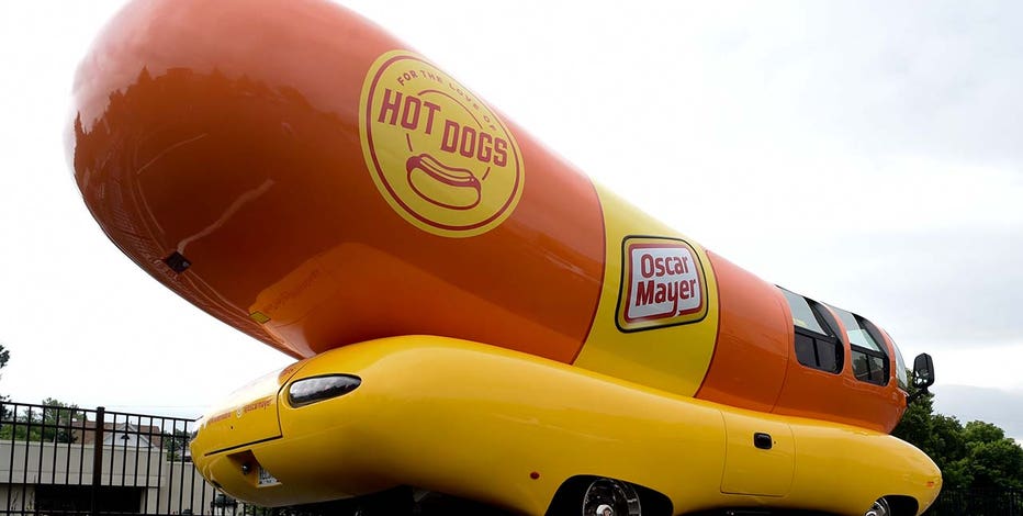 Hot dog Oscar Mayer is hiring a new class of Wienermobile drivers