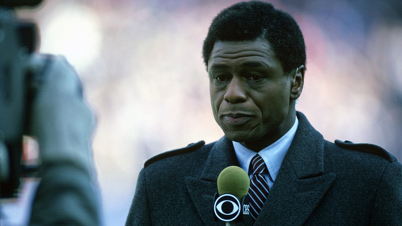 Former NFL star and CBS anchor Irv Cross had brain disease CTE