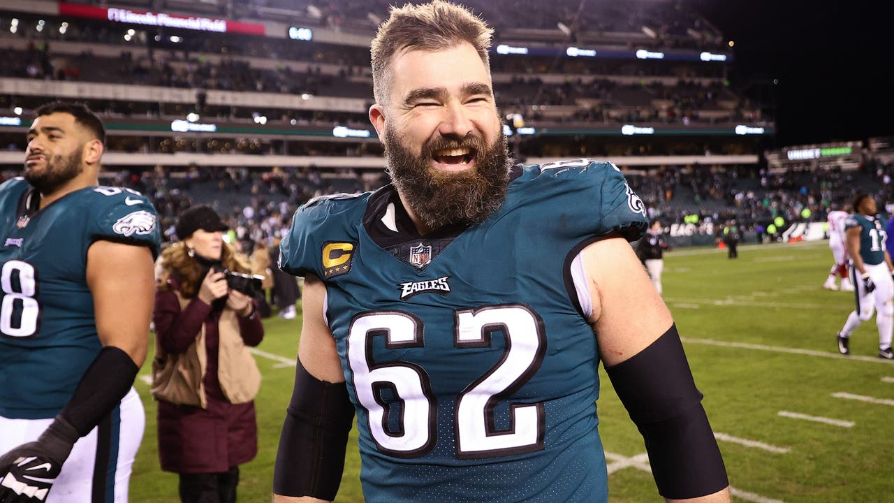 Eagles center Jason Kelce and his pregnant wife are bringing her