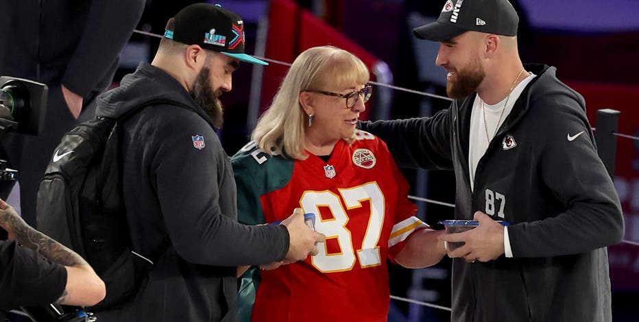 Eagles star Jason Kelce's latest viral outfit, explained