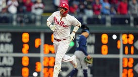 Phils overcome deficit, injury to Walker, beat Mariners 6-5