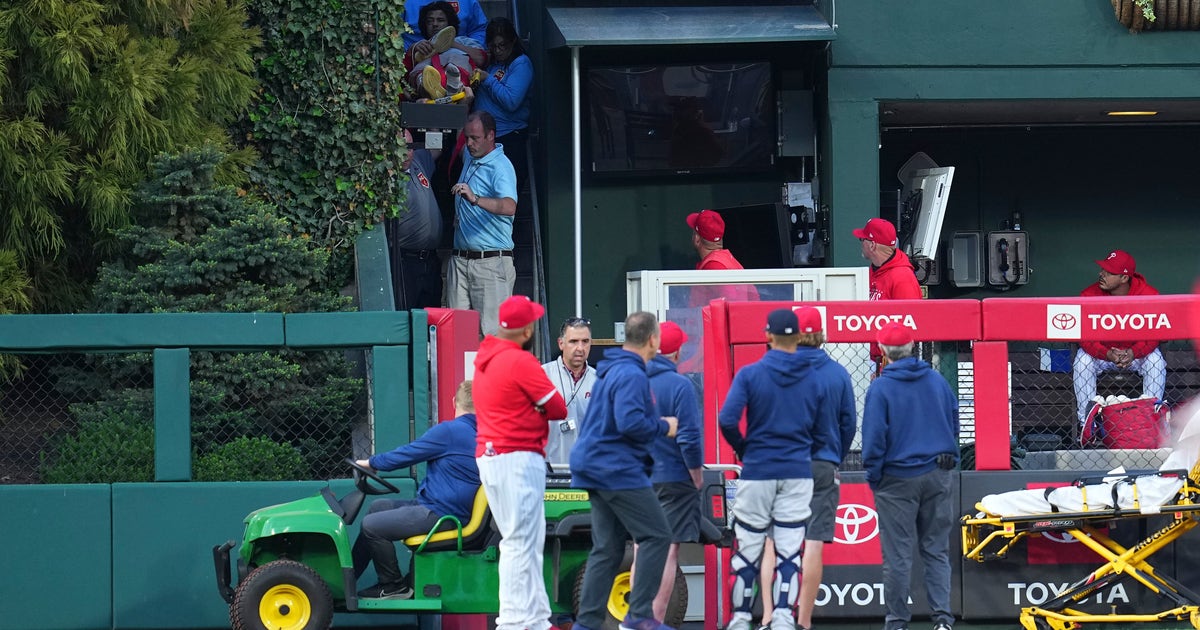 Fan falls over railing into bullpen at Phillies-Red Sox game | FOX 29 ...