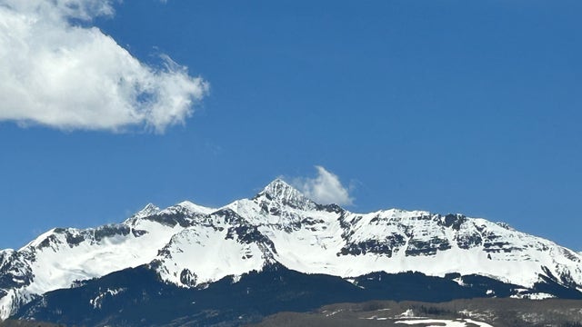 Skier rescued after falling 2,000 feet off Colorado mountain