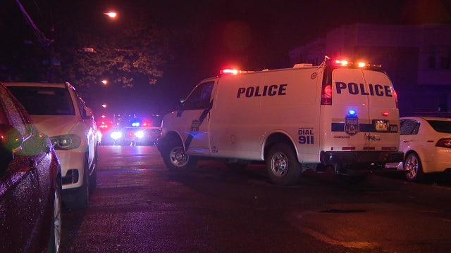 Teen suspect shot, 2 others sought after robbery sparks triple shooting in Olney: police