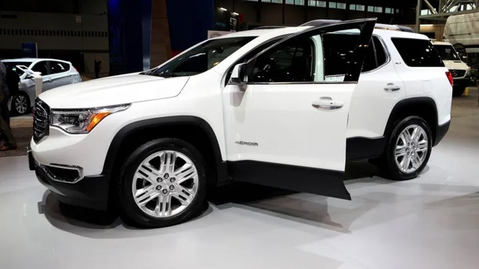 gmc-acadia-model-display-2017.jpg