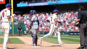 Mets walk 3 batters, hit 2 and make 1 error in 8th-inning meltdown and lose 7-6 to Phillies