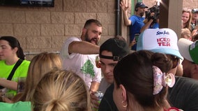 Jason Kelce, Eagles teammates appear as guest bartenders at Jersey Shore