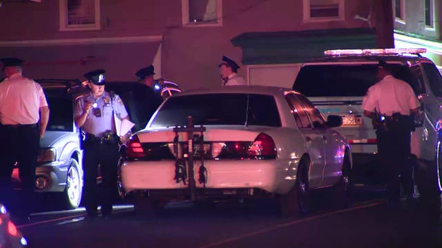 Off-duty officer returns fire after gunshot hit vehicle in Roxborough: police