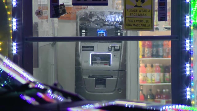 Bomb squad removes explosive device after suspects try to blow up ATM in Olney: police