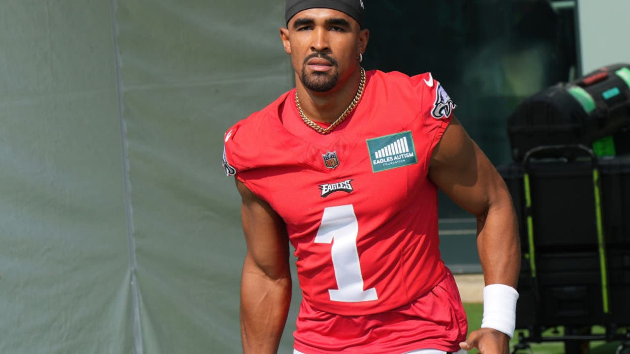 Jalen Hurts says no to Netflix, yes to big contract, raises Super Bowl  hopes in Philadelphia