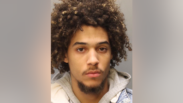 Man wanted for dragging Philadelphia officer 200 feet during traffic stop turns himself in: police
