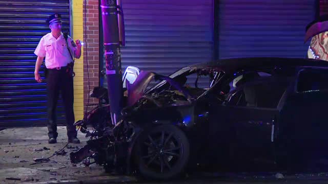 Police: 1 hurt, 2 in custody after suspected carjackers crash stolen vehicle in Oxford Circle