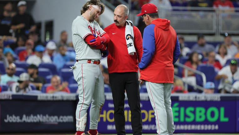 Phillies' Bryce Harper hit by pitch, leaves game