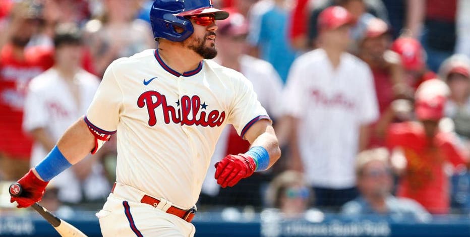 Kyle Schwarber struggles as Phillies fall to Padres