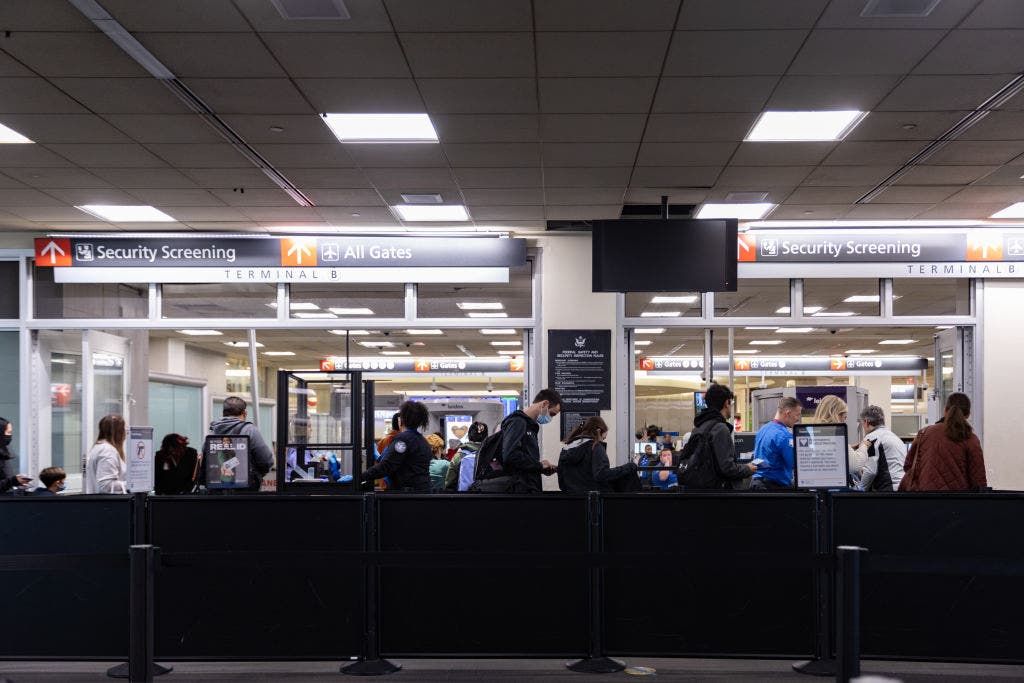 Ground stops in effect for PHL and JFK, Newark Airport sees extended arrival delays