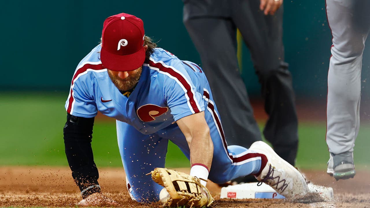 Bryce Harper 'day to day' after exiting Phillies game against