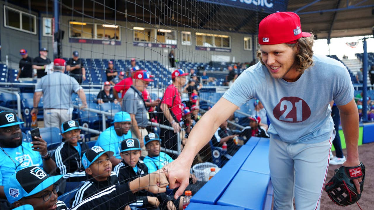 Phillies become kids again for a day as they mingle among Little