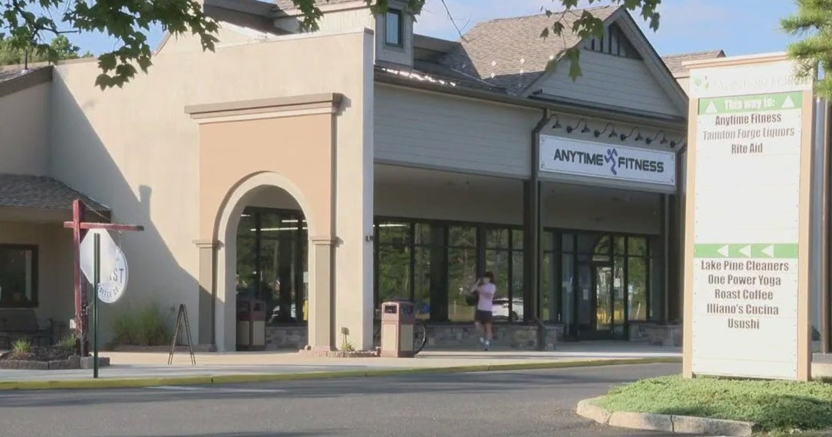 Man attacked with grizzly bear spray during robbery in Medford: police | FOX 29 Philadelphia